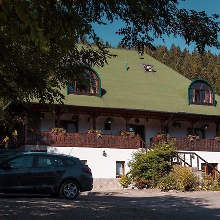 Conacul Domnitei Hotell Voronet Exteriör bild