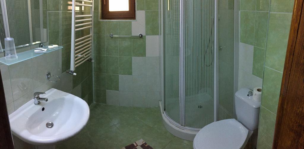 Conacul Domnitei Hotell Voronet Exteriör bild