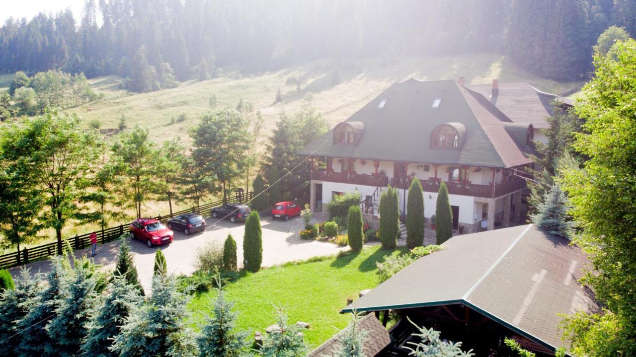 Conacul Domnitei Hotell Voronet Exteriör bild
