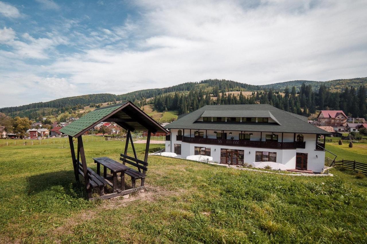 Conacul Domnitei Hotell Voronet Exteriör bild