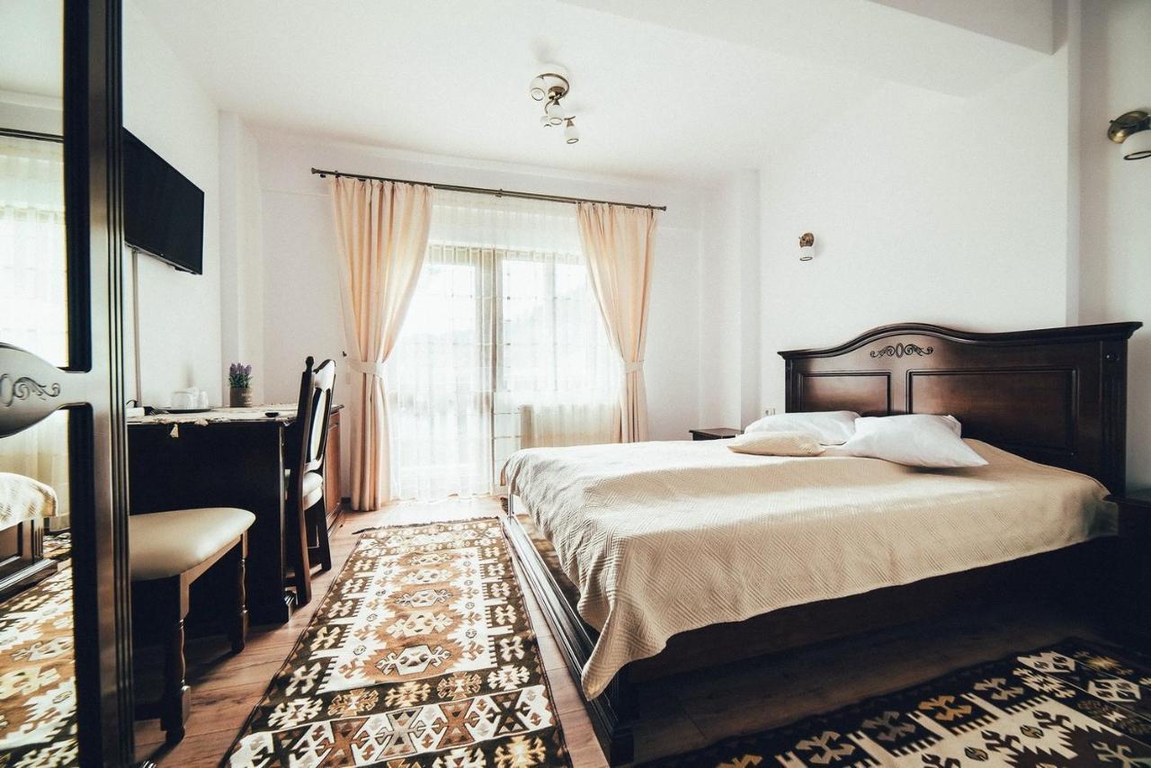 Conacul Domnitei Hotell Voronet Exteriör bild