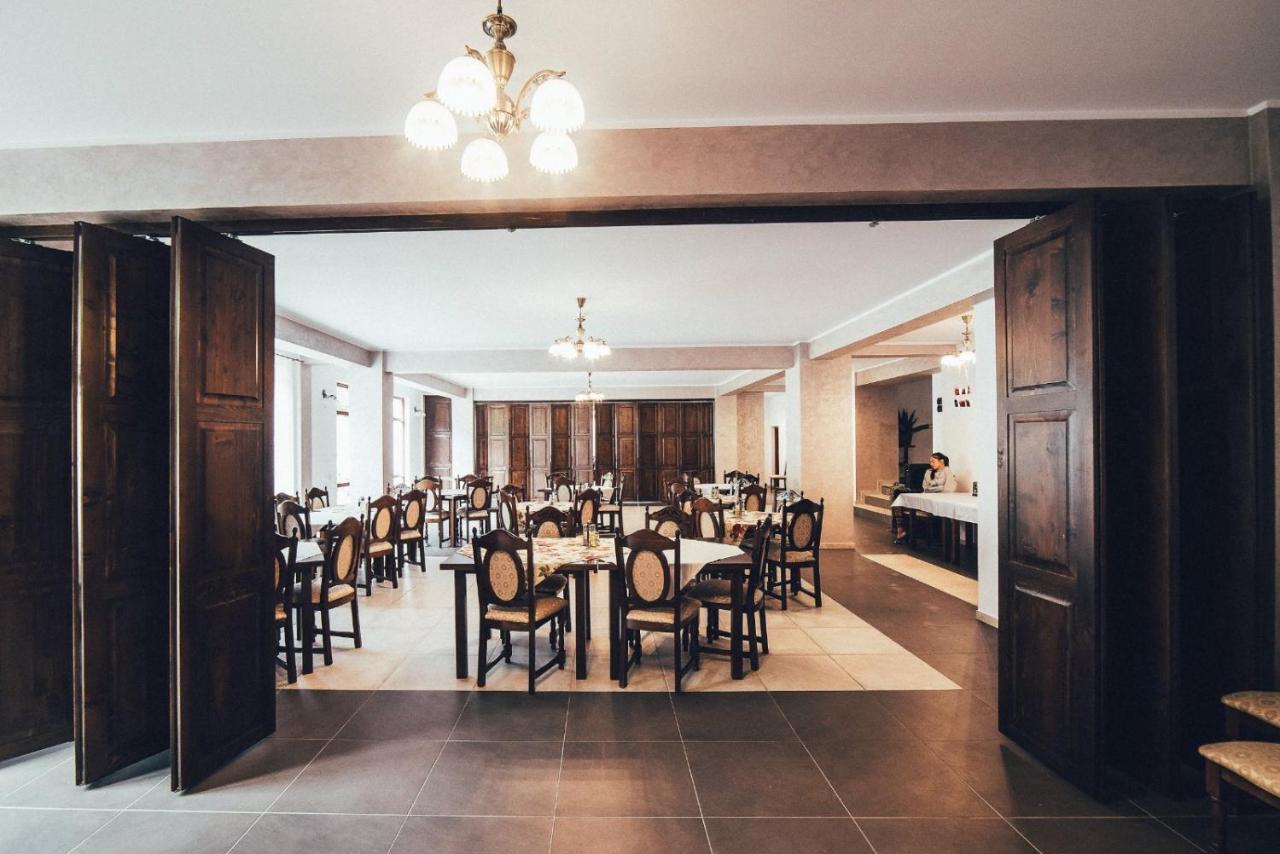 Conacul Domnitei Hotell Voronet Exteriör bild