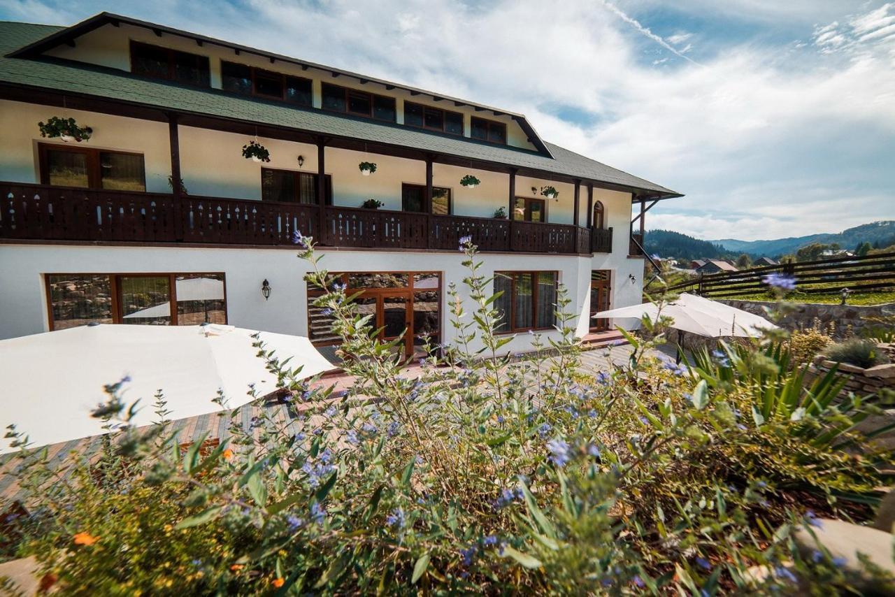 Conacul Domnitei Hotell Voronet Exteriör bild