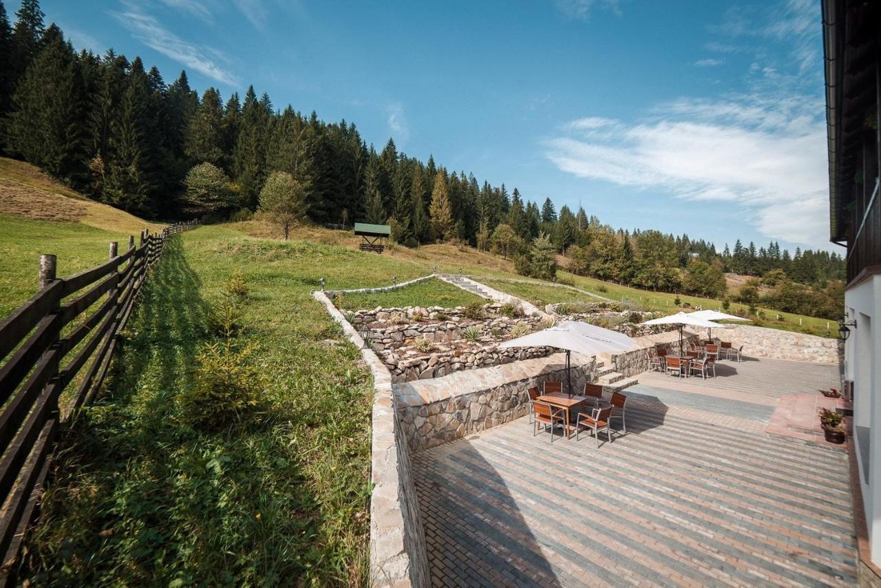 Conacul Domnitei Hotell Voronet Exteriör bild
