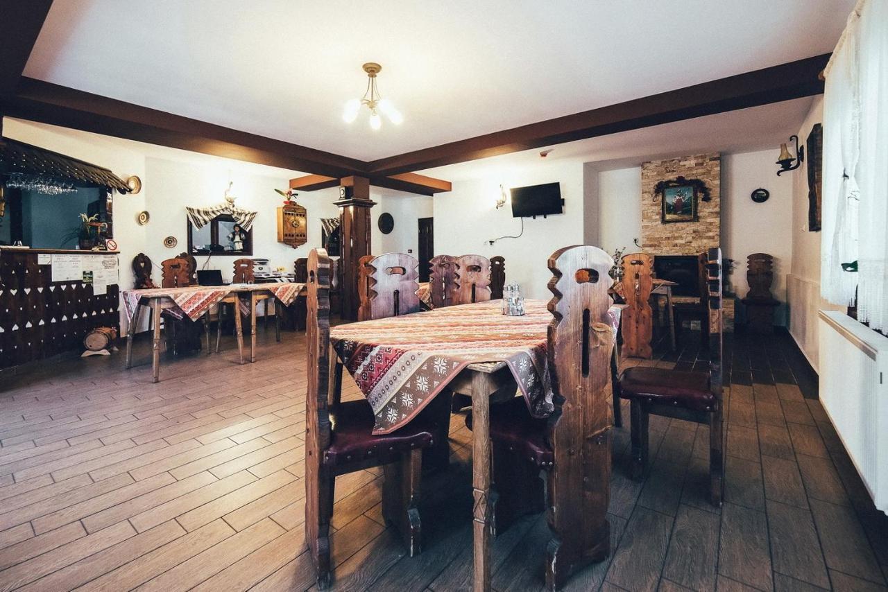 Conacul Domnitei Hotell Voronet Exteriör bild