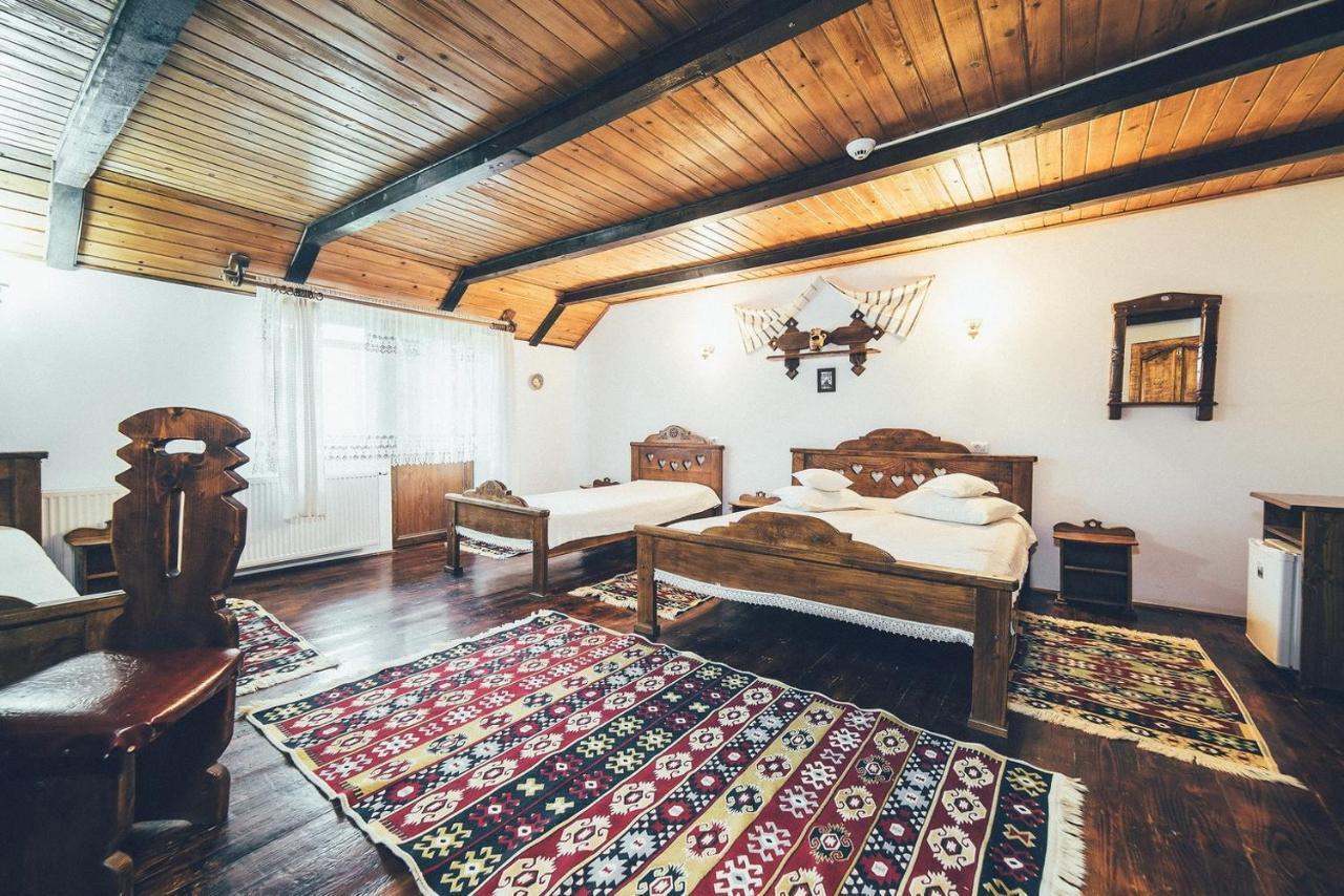 Conacul Domnitei Hotell Voronet Exteriör bild