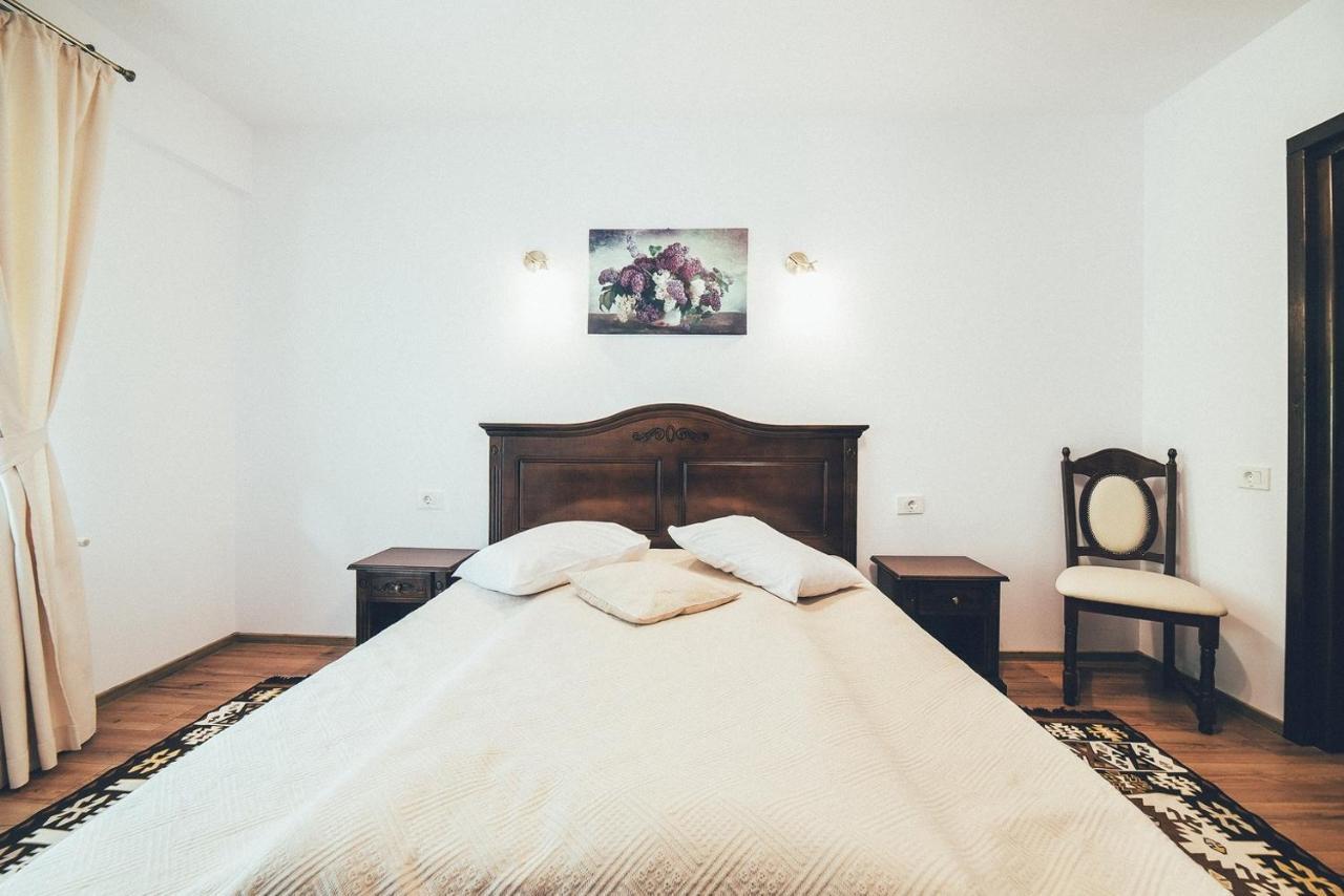 Conacul Domnitei Hotell Voronet Exteriör bild