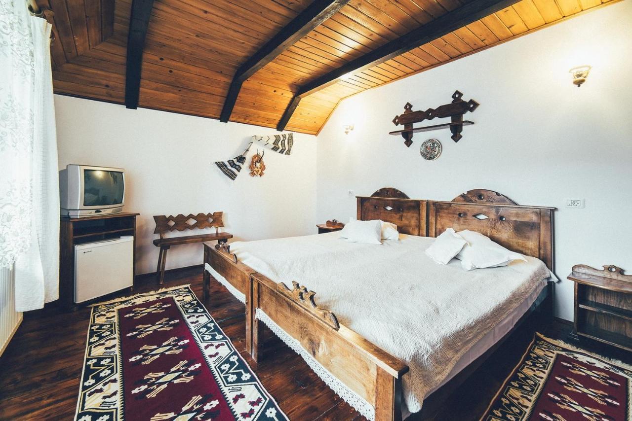 Conacul Domnitei Hotell Voronet Exteriör bild