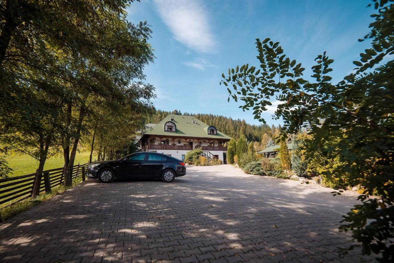 Conacul Domnitei Hotell Voronet Exteriör bild