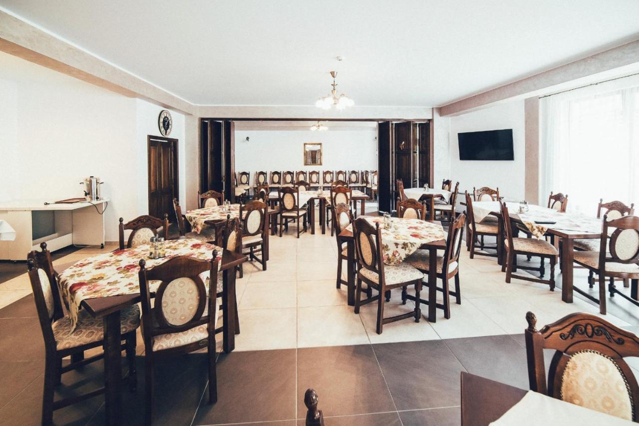 Conacul Domnitei Hotell Voronet Exteriör bild